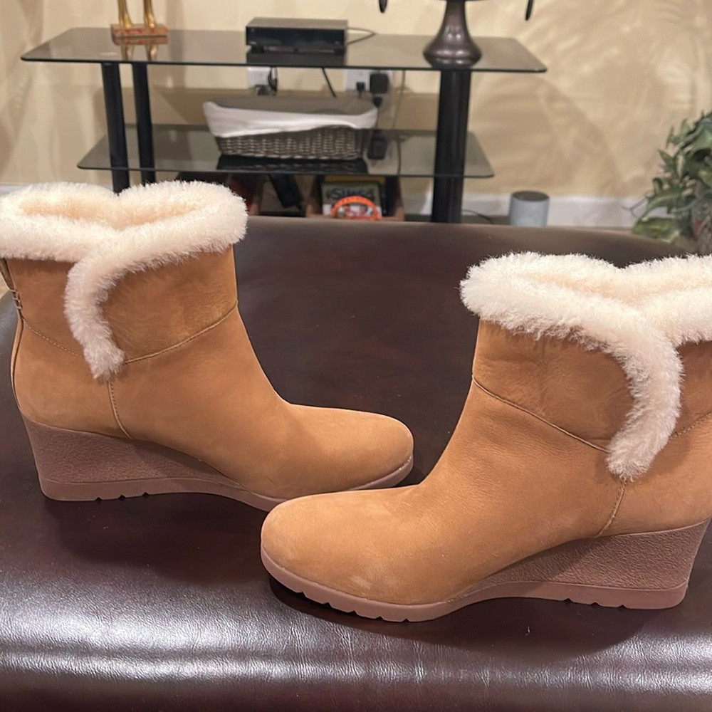 Waterproof gently used UGG wedge boots